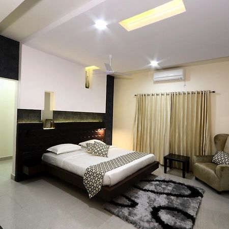 Hotel Serenity La Vista Hyderabad Bagian luar foto