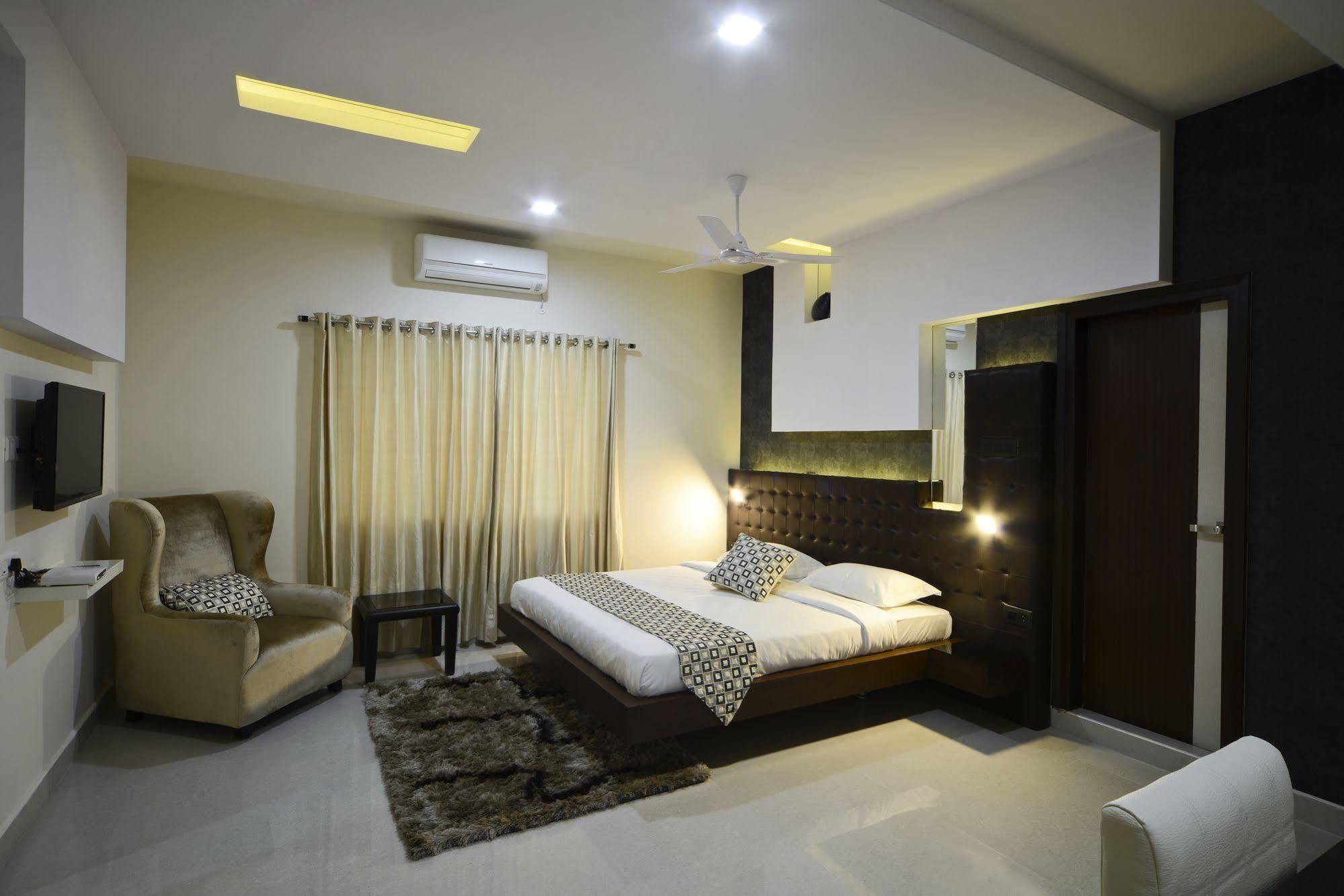 Hotel Serenity La Vista Hyderabad Bagian luar foto